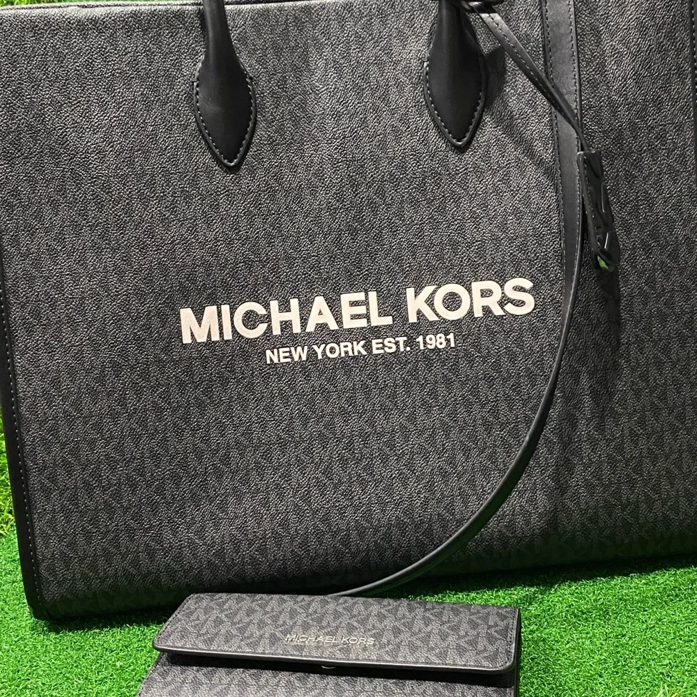 Michael Kors Black Signature Tote Bag With Wallet 13”x15”x7”